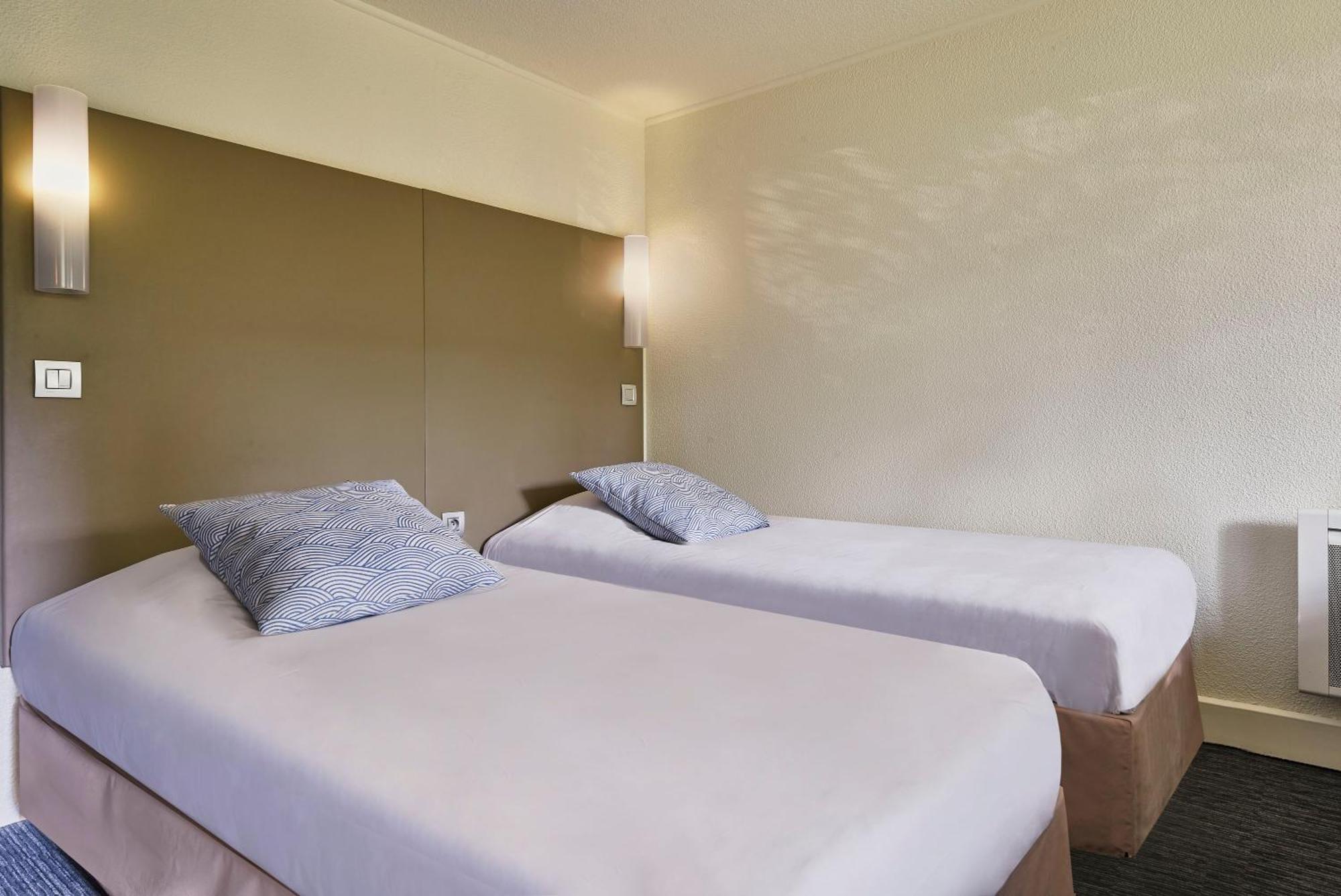 The Originals City Hotel La Verriere-Yvelines Экстерьер фото